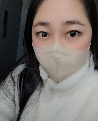 애니가드 셋업마스크 4컬러 각 10매입 [크리미베이지, 캐시미어로즈, 초콜렛브라운, 미드나잇네이비] — 5점을 준 리뷰어가 2022년 2월 올린 사용 사진