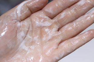 로우퀘스트 베리어 인핸싱 클렌저 190ml — 4.5점을 준 리뷰어가 2023년 10월 올린 사용 사진