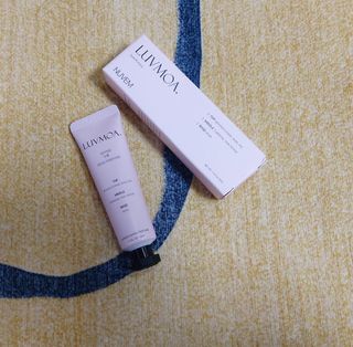 러브모아 향수 고체향수 승무원 고체향수 바르는 향수 니치향수 도손 우드세이지 앤 씨솔트 — 5점을 준 리뷰어가 2022년 10월 올린 사용 사진