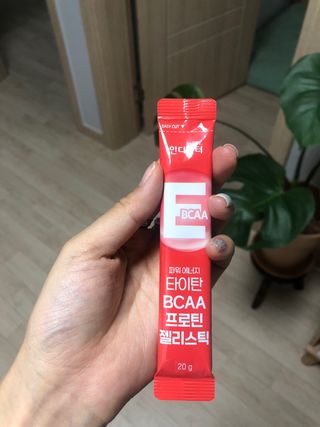 [인디닥터] 타이탄 BCAA 프로틴 젤리스틱 — 5점을 준 리뷰어가 2022년 5월 올린 사용 사진