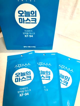 [심폐소생소] KF94 오늘의 마스크 대형 — 5점을 준 리뷰어가 2021년 8월 올린 사용 사진