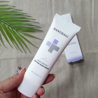 바노바기 코스메틱 바노바기 밀크씨슬 리페어 시카 선스크린 플러스 50ml — 5점을 준 리뷰어가 2023년 3월 올린 사용 사진