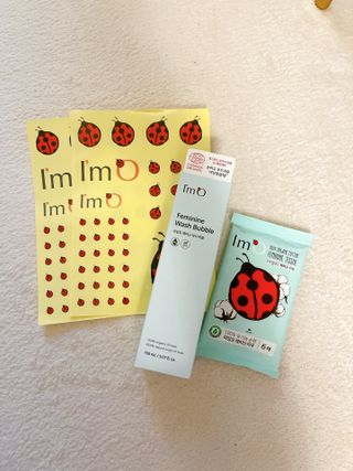 아임오 페미닌워시 150ML + 페미닌티슈6입 + 아임오스티커 + 쿠폰북 — 4점을 준 리뷰어가 2021년 10월 올린 사용 사진
