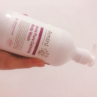 아미니 아크네 퓨어카밍 바디워시 500ml — 4.5점을 준 리뷰어가 2021년 6월 올린 사용 사진