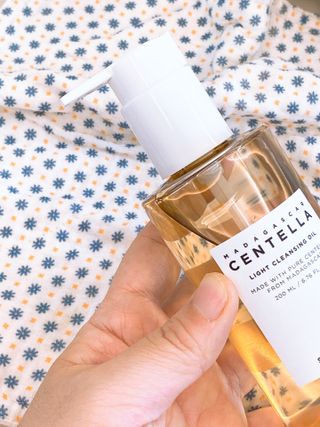스킨1004 [SKIN1004] 마다가스카르 센텔라 라이트 클렌징 오일 200ml — 5점을 준 리뷰어가 2024년 8월 올린 사용 사진