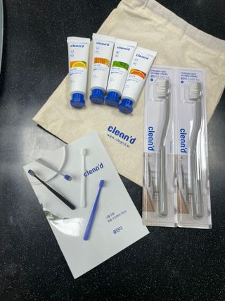 주식회사 클린디 [클린디] 파우치에 쏙 넣어 밖에서도 치아건강🦷 챙기기 [맞춤 칫솔 + 치약  + 파우치 구성] — 4.5점을 준 리뷰어가 2021년 12월 올린 사용 사진