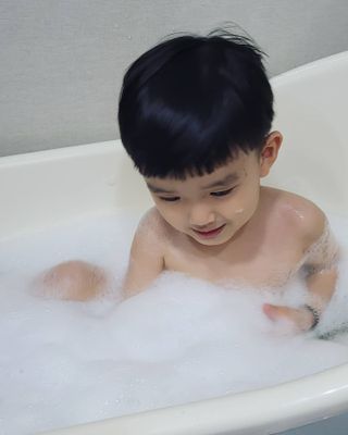 버블데이 배쓰밤 거품입욕제 버블바 6종 — 5점을 준 리뷰어가 2021년 8월 올린 사용 사진