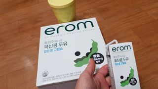 이롬 erom 황성주박사의 국산콩 두유 검은콩 고칼슘 — 5점을 준 리뷰어가 2020년 12월 올린 사용 사진