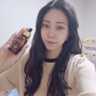 스킨큐어 산다화 비타민c 화이트닝 에센스 30ml — 5점을 준 리뷰어가 2023년 10월 올린 사용 사진