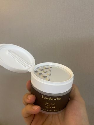 산다화 비타민씨 화이트닝 토너 패드 — 5점을 준 리뷰어가 2023년 9월 올린 사용 사진