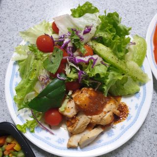 굽네몰 [굽네] 소스가 맛있는 닭가슴살 슬라이스 4종 — 5점을 준 리뷰어가 2021년 11월 올린 사용 사진