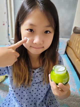 [후르디아] 민감피부 수분크림 비건 아보카도 크림 — 5점을 준 리뷰어가 2022년 11월 올린 사용 사진