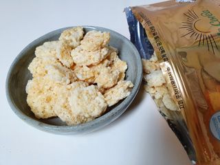 미즈꼬레아 치즈맛 누룽지크리스피 — 5점을 준 리뷰어가 2022년 3월 올린 사용 사진
