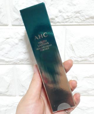 [NEW 탄력유턴 아이크림] AHC 유스 래스팅 리얼 아이크림 포 페이스 — 5점을 준 리뷰어가 2021년 1월 올린 사용 사진