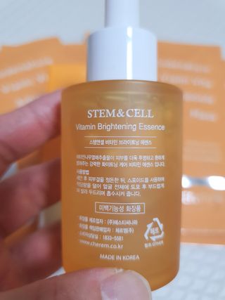 체르엠 스템앤셀 비타민 브라이트닝 에센스 30ml 1개 — 5점을 준 리뷰어가 2021년 10월 올린 사용 사진