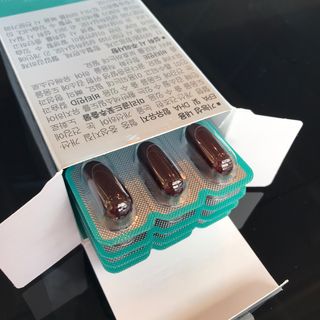 [대웅제약] 혈행, 눈,뼈건강, 알티지오메가3 세노메가 루테인 — 5점을 준 리뷰어가 2021년 8월 올린 사용 사진