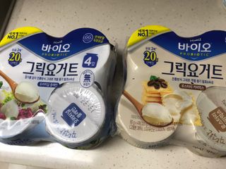 매일바이오 그릭요거트 오리지널 플레인 4개, 로스터리 커피믹스 4개 — 4점을 준 리뷰어가 2021년 12월 올린 사용 사진