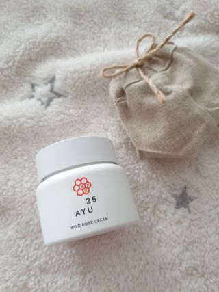 AYU25[아유트웬티파이브]다마스크로즈워터 베이스 천연 수분 촉촉 크림 — 5점을 준 리뷰어가 2021년 3월 올린 사용 사진