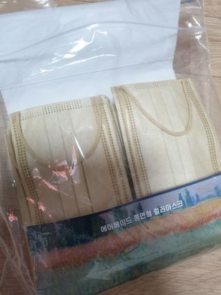 에어에이드 컬러 덴탈 마스크 — 4.5점을 준 리뷰어가 2021년 8월 올린 사용 사진