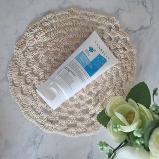 랑벨 수퍼내츄럴 아쿠아 수딩 크림 100ml — 4.5점을 준 리뷰어가 2022년 5월 올린 사용 사진