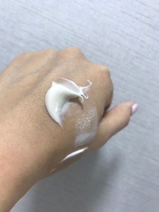 AYU25[아유트웬티파이브]다마스크로즈워터 베이스 천연 수분 촉촉 크림 — 5점을 준 리뷰어가 2021년 3월 올린 사용 사진