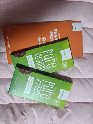 당류2g 자일리톨로 단맛을낸 슈카 퓨어비건 무설탕초콜릿 Xucker vegan 2개입 — 4점을 준 리뷰어가 2021년 4월 올린 사용 사진