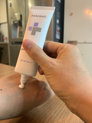 바노바기 코스메틱 바노바기 밀크씨슬 리페어 시카 선스크린 플러스 50ml — 5점을 준 리뷰어가 2023년 2월 올린 사용 사진