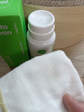 whol 키토클린 200ml - 항균항바이러스 강아지 눈 코 입 귀 세정탈취 고양이 턱드름제거 무향 워터리스 대용량 — 4.5점을 준 리뷰어가 2022년 10월 올린 사용 사진