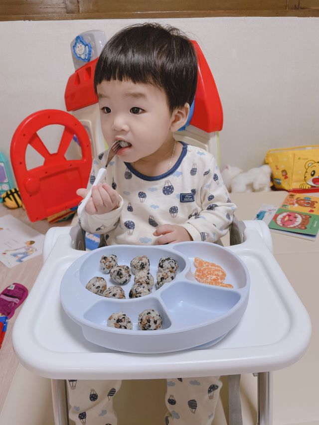 유비맘 캐릭터 실리콘 흡착 식판_색상 랜덤발송 리뷰 사진
