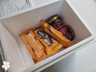 롯데제과 본젤라또 비스킷&바닐라카라멜바, 본젤라또 베리쇼콜라컵 — 4.5점을 준 리뷰어가 2021년 11월 올린 사용 사진
