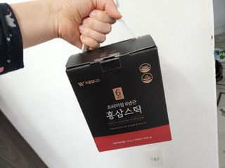 [푸름웰니스] 프리미엄 6년근 홍삼스틱 3mg x 100포 — 5점을 준 리뷰어가 2022년 4월 올린 사용 사진