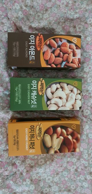 짜먹는 이지견과 짜먹는 이지아몬드, 짜먹는 이지허니피넛, 짜먹는 이지캐슈넛 각 10g X  10포 — 5점을 준 리뷰어가 2021년 2월 올린 사용 사진