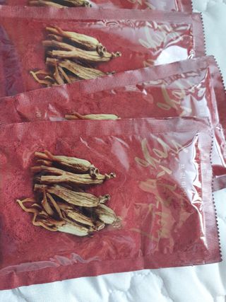 서울약사신협_프리미엄 6년근 홍삼진액_70mlx30포 — 5점을 준 리뷰어가 2021년 3월 올린 사용 사진
