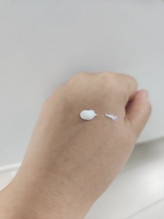 [스킨1004] 마다가스카르 센텔라 히알루-시카 워터핏 선세럼 50ml — 5점을 준 리뷰어가 2024년 6월 올린 사용 사진