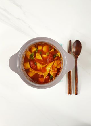 (주)성경순만두 곤약만두.콘치즈만두,삼각당면만두,당면 야끼만두,대구전통 납작만두,떡뽁이 매콤소스,달콤소스 — 5점을 준 리뷰어가 2023년 4월 올린 사용 사진