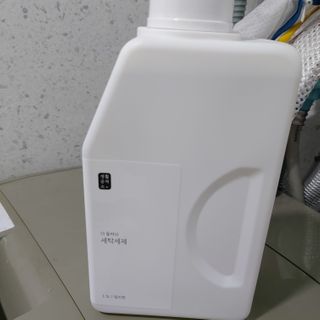 [생활공작소] 섬유유연제 + 세탁세제 1.5L 릴리향 — 4점을 준 리뷰어가 2021년 2월 올린 사용 사진