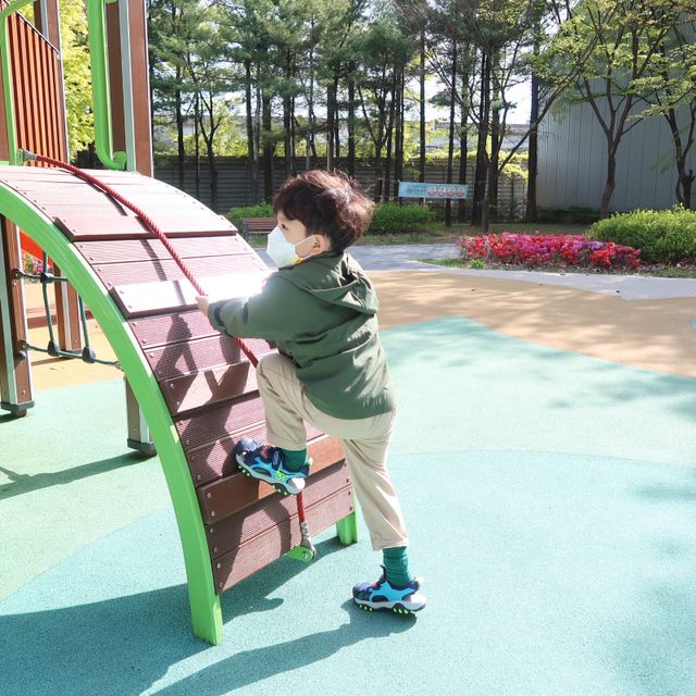 다이노솔즈 티렉스 아이 샌들 리뷰 사진