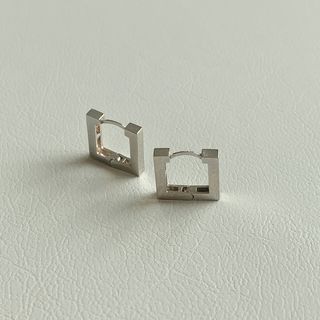 [골드앤디어] 14K 사각 네모 원터치 귀걸이_3color — 5점을 준 리뷰어가 2021년 6월 올린 사용 사진