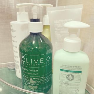 올리브 오일 스킨케어 컴퍼니 [OOSC] 향기로운 보습 로즈 제라늄 바디워시 500ml — 5점을 준 리뷰어가 2021년 5월 올린 사용 사진