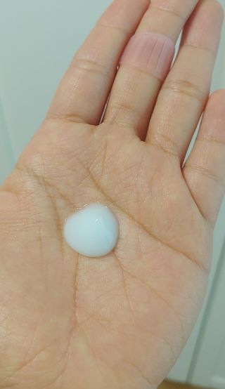 랑벨 수퍼내츄럴 아쿠아 수딩 크림 100ml — 5점을 준 리뷰어가 2022년 4월 올린 사용 사진
