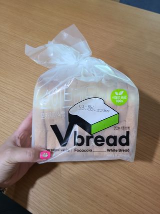 롯데제과 Vbread 포카치아식빵1개 + 미니식빵 1개 + 머핀 2개 세트 — 5점을 준 리뷰어가 2021년 9월 올린 사용 사진