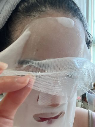 태그스킨 4스텝 주름개선 피부미백 영양 마스크팩 3개 세트(최신버전) — 5점을 준 리뷰어가 2022년 5월 올린 사용 사진