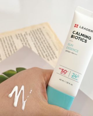 리더스코스메틱 리더스 카밍 바이오틱스 선 에센스 SPF 50+ PA++++ — 5점을 준 리뷰어가 2022년 5월 올린 사용 사진