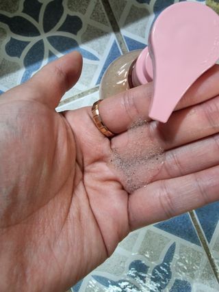 벨먼 내추럴스파 수분광채 스크럽 바디워시 600ml 5종 — 5점을 준 리뷰어가 2022년 5월 올린 사용 사진