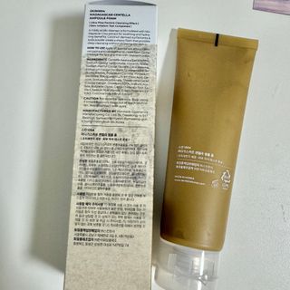 스킨1004 [SKIN1004] 마다가스카르 센텔라 앰플 폼 125ml — 5점을 준 리뷰어가 2024년 8월 올린 사용 사진