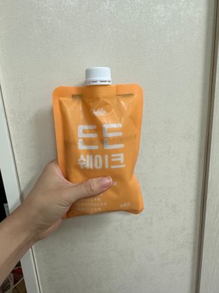[덜다] 든든 식물성 단백질 쉐이크 40g X 7입 (곡물/딸기) — 4점을 준 리뷰어가 2023년 8월 올린 사용 사진