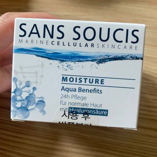 산수시 아쿠아 베네핏 24h 수부지 물광 속건조 수분크림 50ml — 5점을 준 리뷰어가 2021년 6월 올린 사용 사진