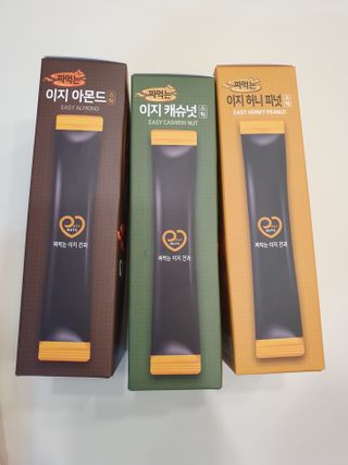짜먹는 이지견과 짜먹는 이지아몬드, 짜먹는 이지허니피넛, 짜먹는 이지캐슈넛 각 10g X  10포 — 4점을 준 리뷰어가 2021년 2월 올린 사용 사진