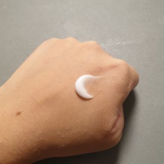 [휴랑] 오미자 2,000알로 피부 생기를 채워주는 밸런싱 크림 — 5점을 준 리뷰어가 2021년 10월 올린 사용 사진