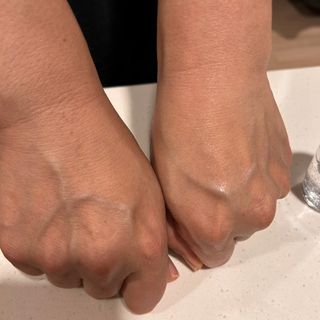 나우 [리브엠] 화해 1등 수분앰플 , 엑소코어 워터풀 텐션 앰플 — 5점을 준 리뷰어가 2023년 6월 올린 사용 사진